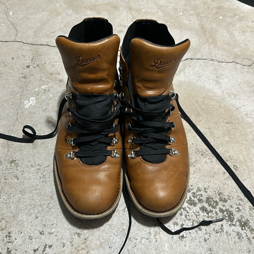 Danner Men’s Boots - Vertigo 917, size 12. Light Brown Color.